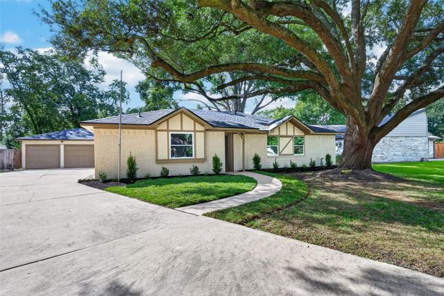 903 Chetwood Cir — Pecan Forest 2
